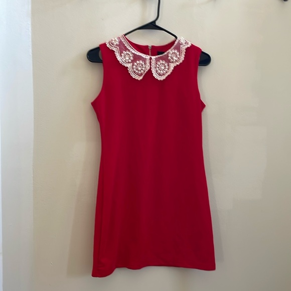 Red Fun 2 Fun Dress With Pearl And Lace Collar Size Small (estimate) - Picture 1 of 4